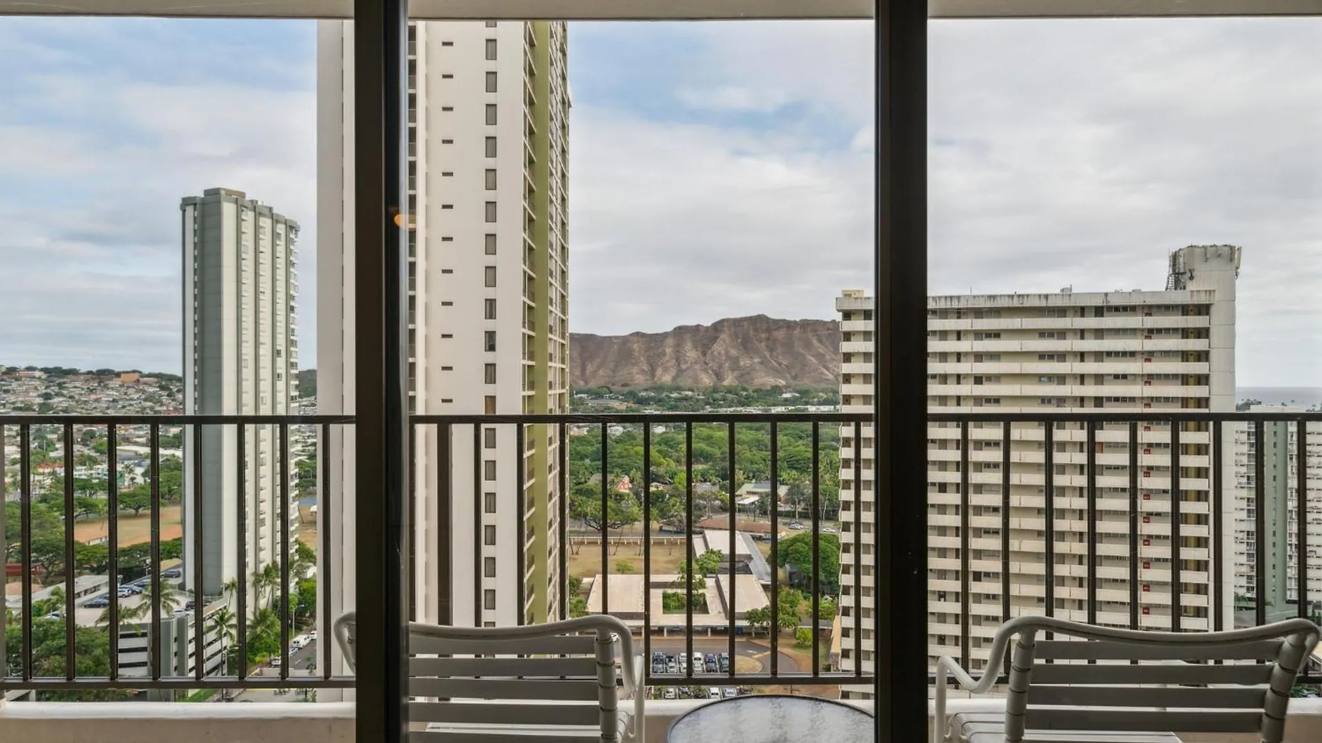 Scenic 23Rd-Floor Corner Retreat With Diamond Head & Ocean Views Apartamento Honolulu